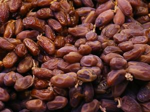 Valencia market - dates.jpg